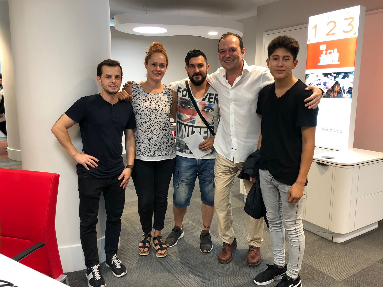 Clientes felices. Piso vendido en Azkuene, Trintxerpe, Donostia, San Sebastián. eica agencia inmobiliaria Donosti