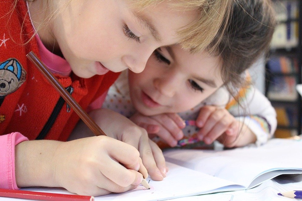 Concurso infantil de dibujo Navidad. eica agencia inmobiliaria Donosti. Boulevard 23, Donostia