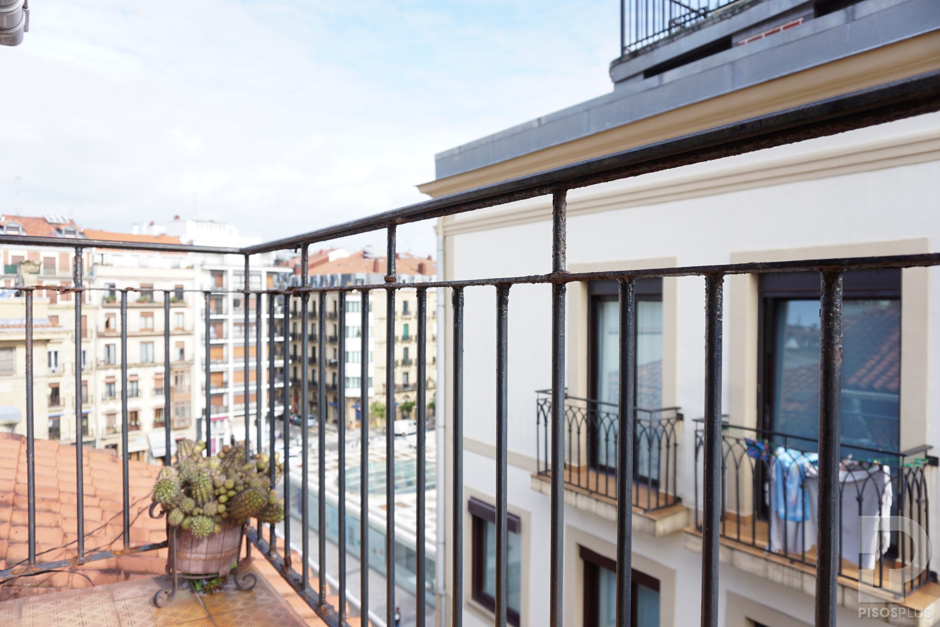 Se vende piso de 3 habitaciones en plena Parte Vieja donostiarra. Novedades eica agencia inmobiliaria Donosti (2)