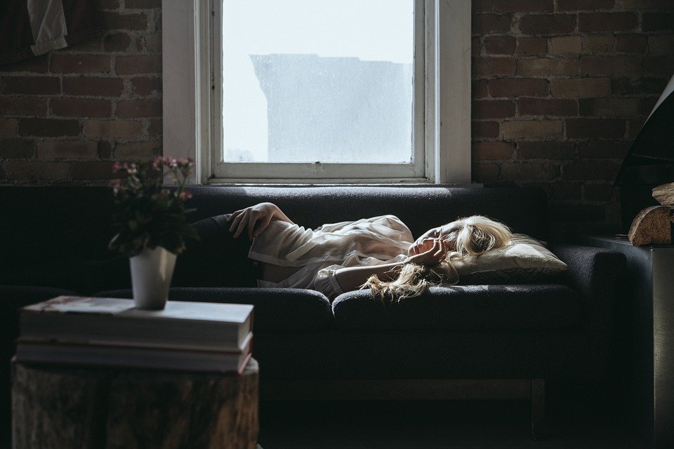 Portada. 5 consejos para mejorar tu descanso en otoño. Blog eica agencia inmobiliaria Donosti
