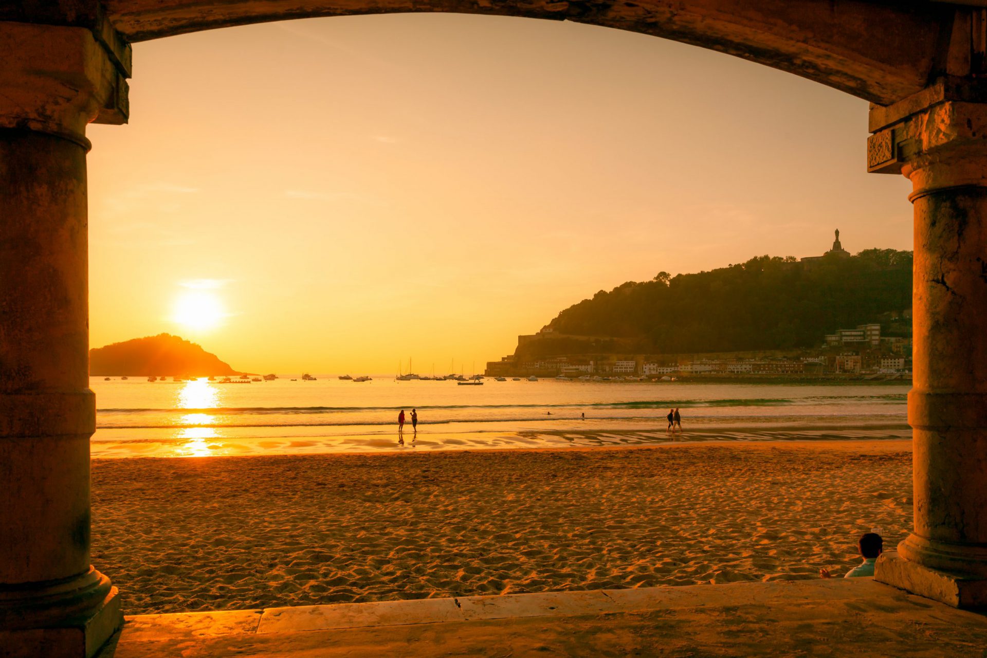 Portada. Planes seleccionados para disfrutar de Donosti este verano de pandemia. Ideas consejos blog eica agencia inmobiliaria Donosti
