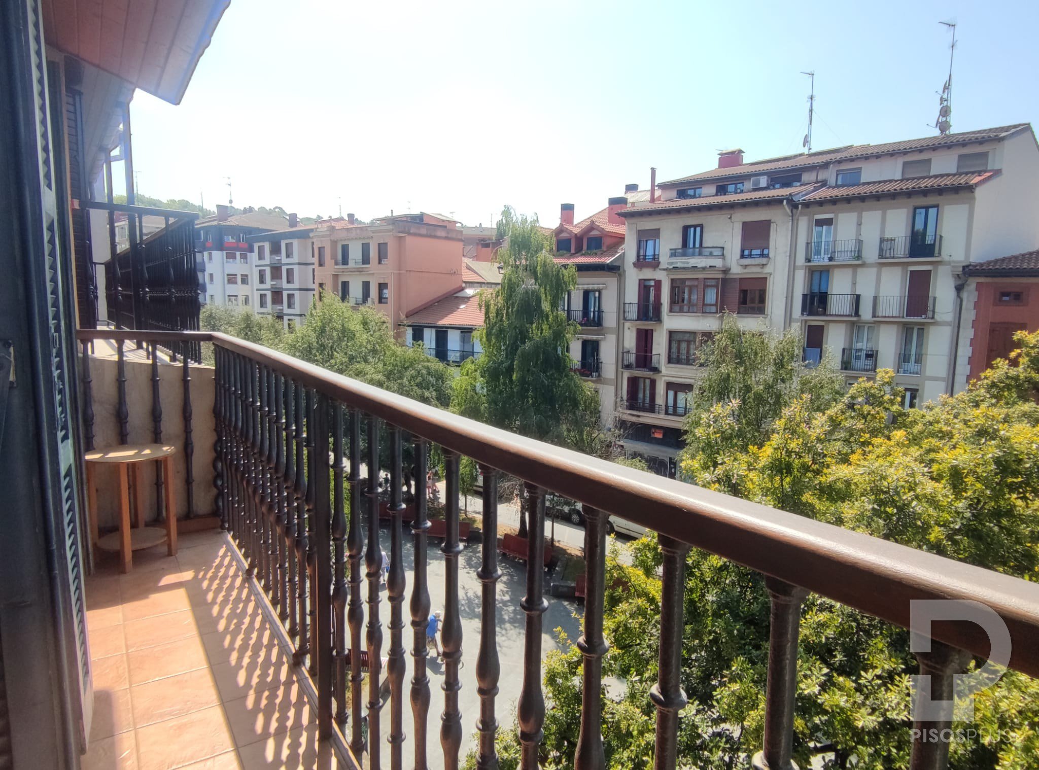 Se vende duplex en plena Parte Vieja de Errenteria. Reformado y exterior. 3 habitaciones. Exclusivas eica agencia inmobiliaria Donosti (10)